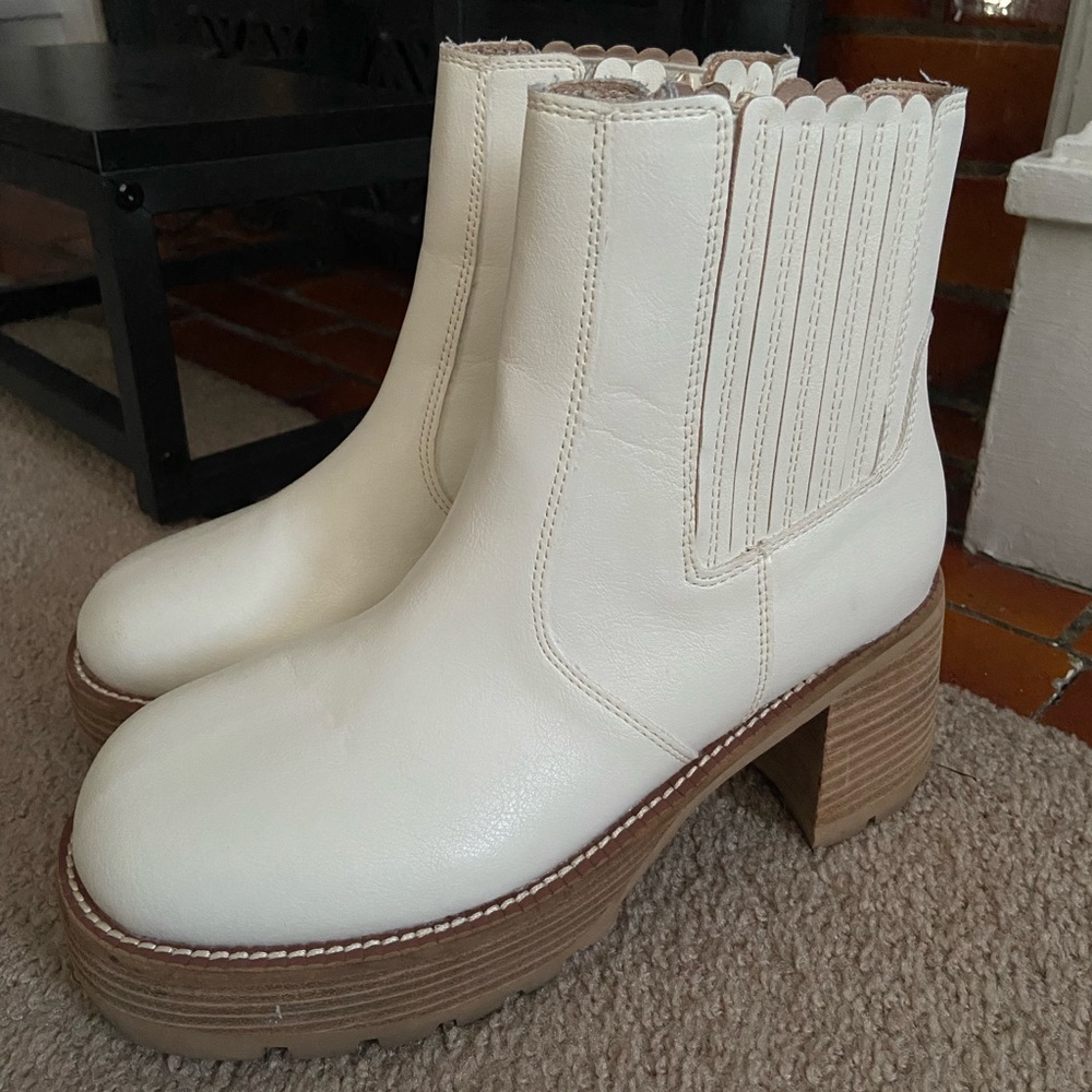 Oasis Society White Chunky boots - Picture 4 of 9